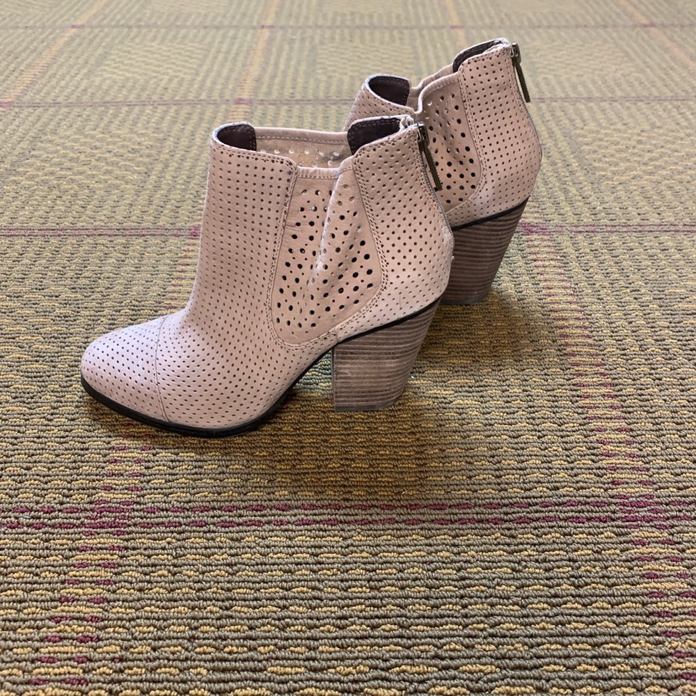 Adam Tucker - Bootie - Excellent Condition